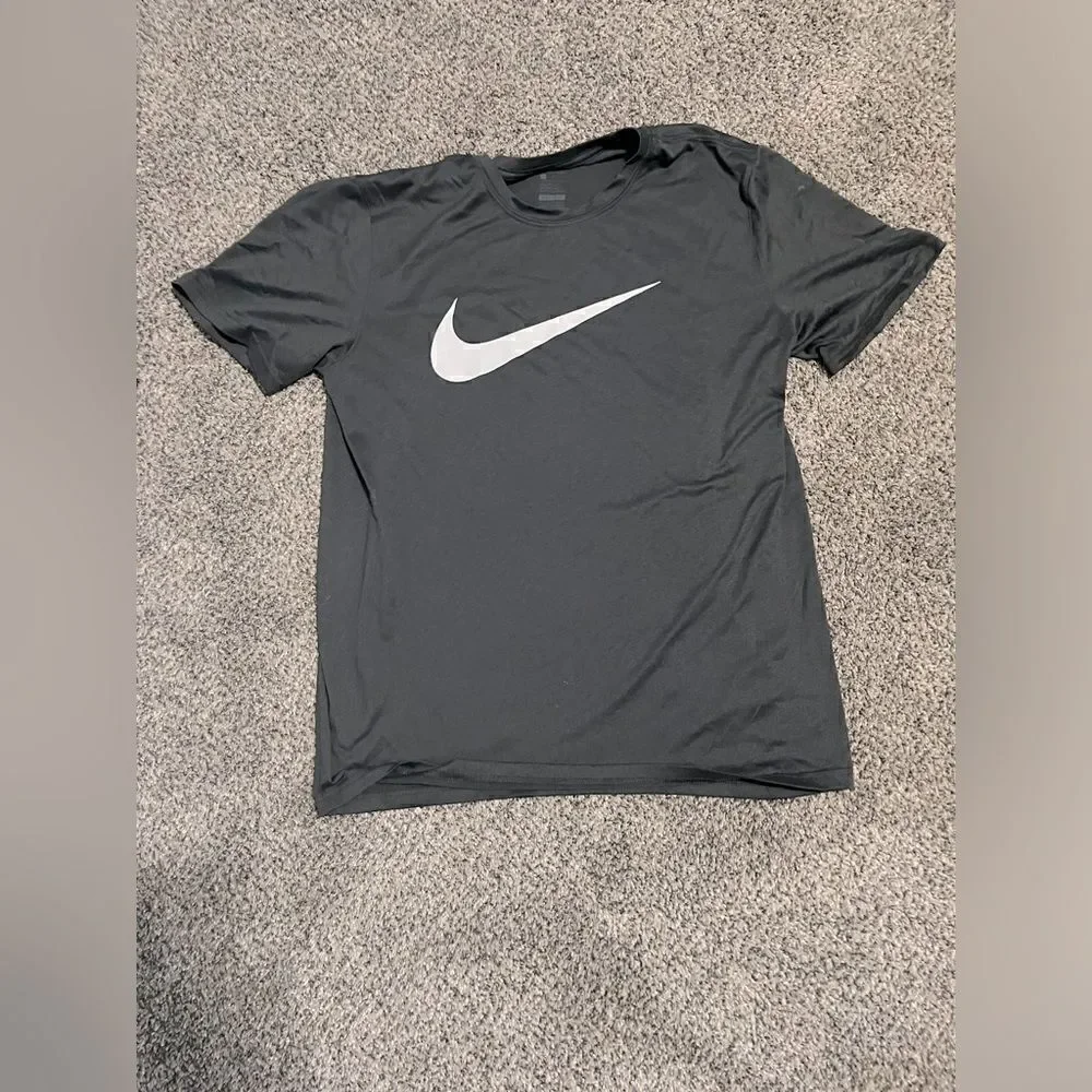 Nike - athletic - dri fit - shirt - L